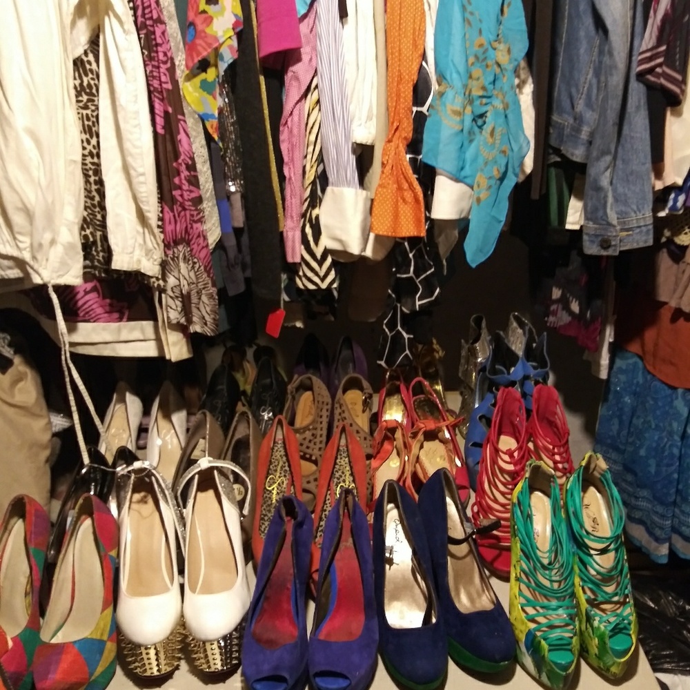 Closet blowout.... Items at 8$ and up.